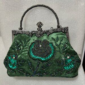 Stunning Antique Emerald Green Beaded Evening Bag